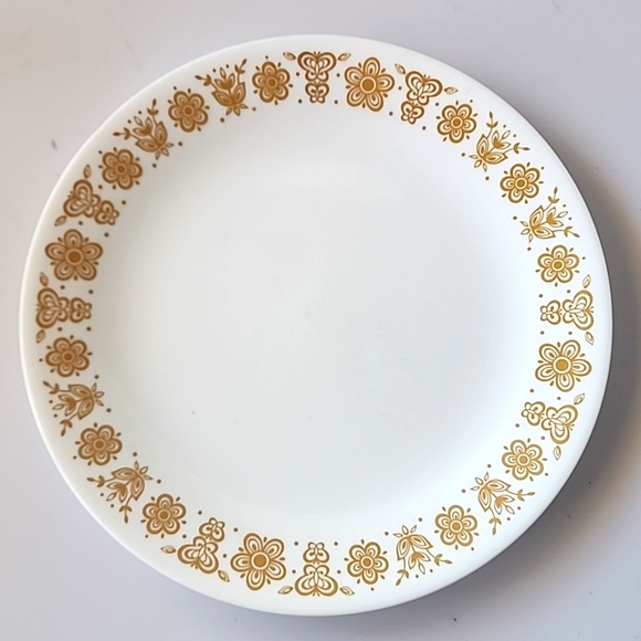 Corelle, Butterfly Designs Dinner Plate. - Picture 6 of 6